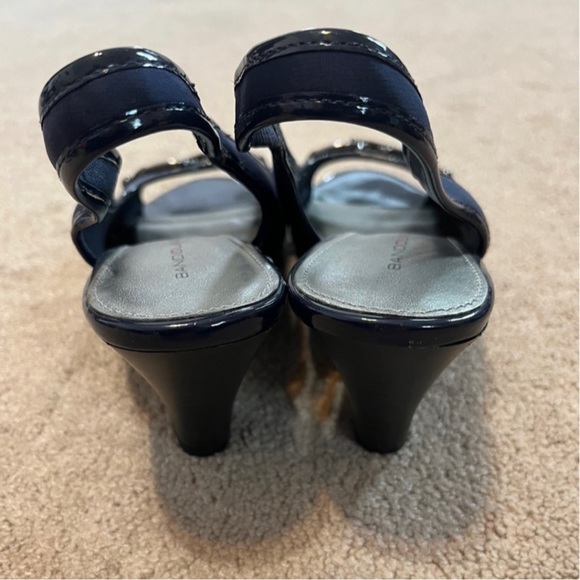 navy blue thick heel shoe - Picture 4 of 4